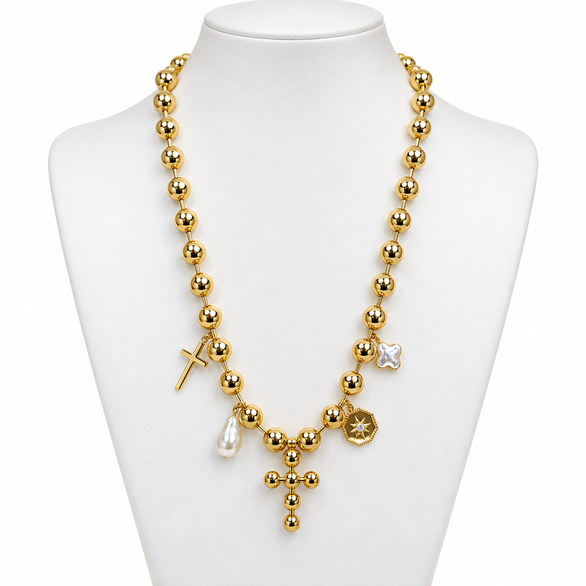 Collar Dorado con Dijes y Cruz
