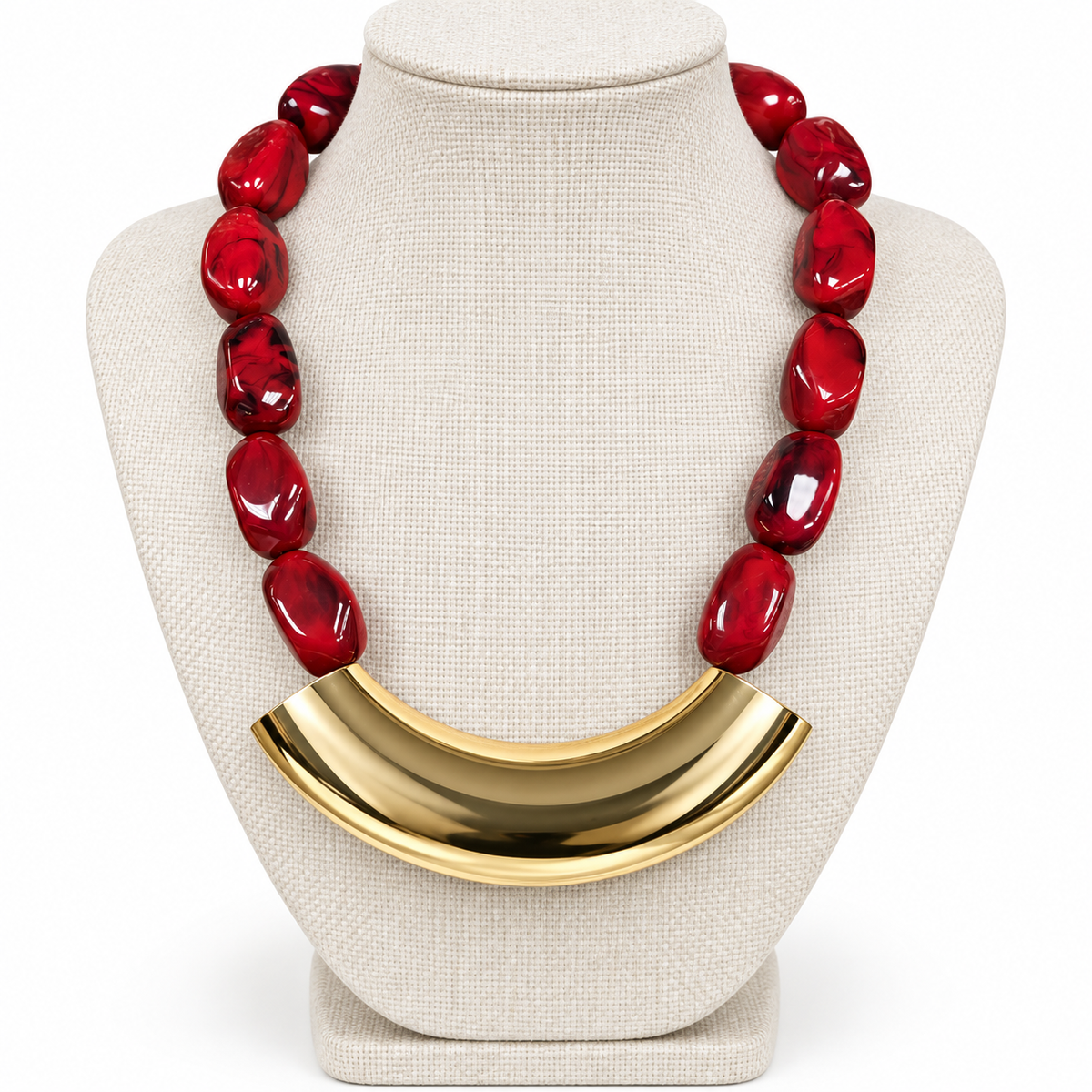 Collar Rojo con Dije Dorado