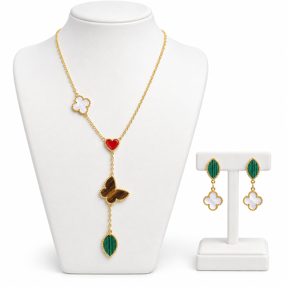 Set de Collar con Dijes y Aretes a Juego